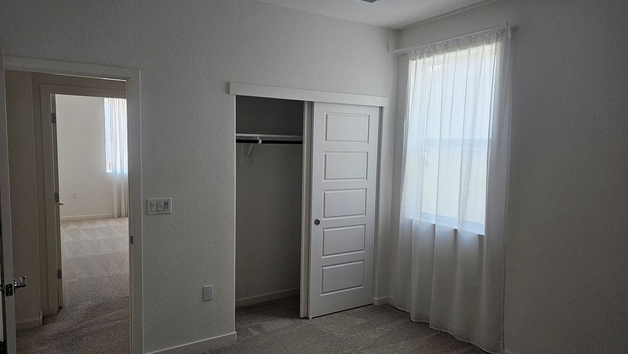 1317 Essence Ln - Photo 7 of 50