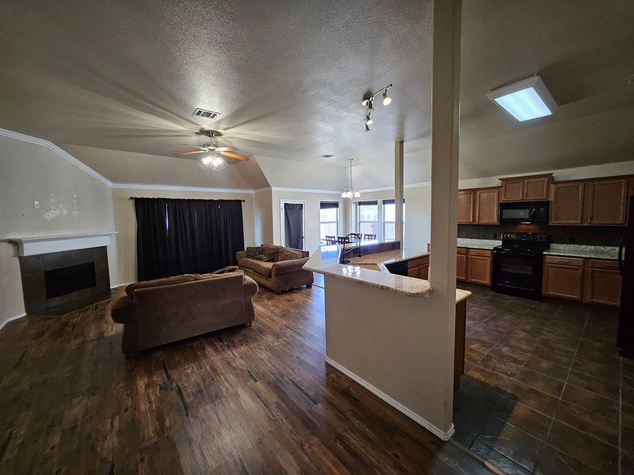 4801 Lemon Grove Dr - Photo 3 of 20