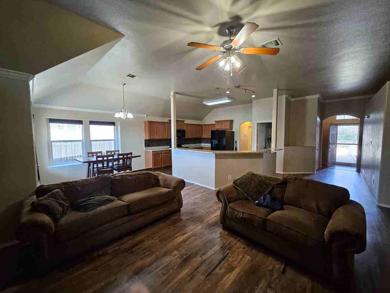 4801 Lemon Grove Dr - Photo 4 of 20