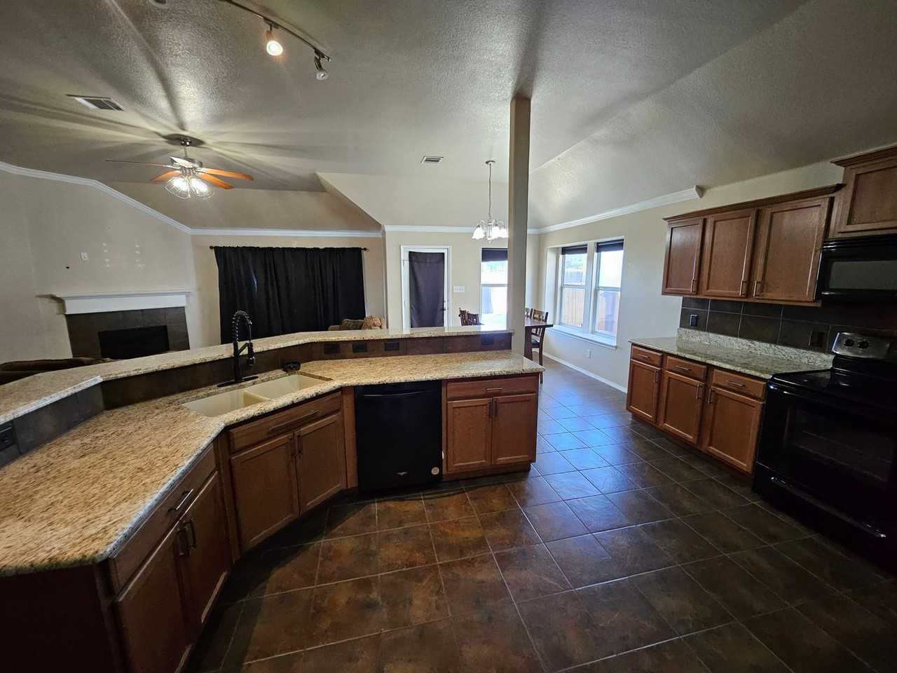 4801 Lemon Grove Dr - Photo 5 of 20