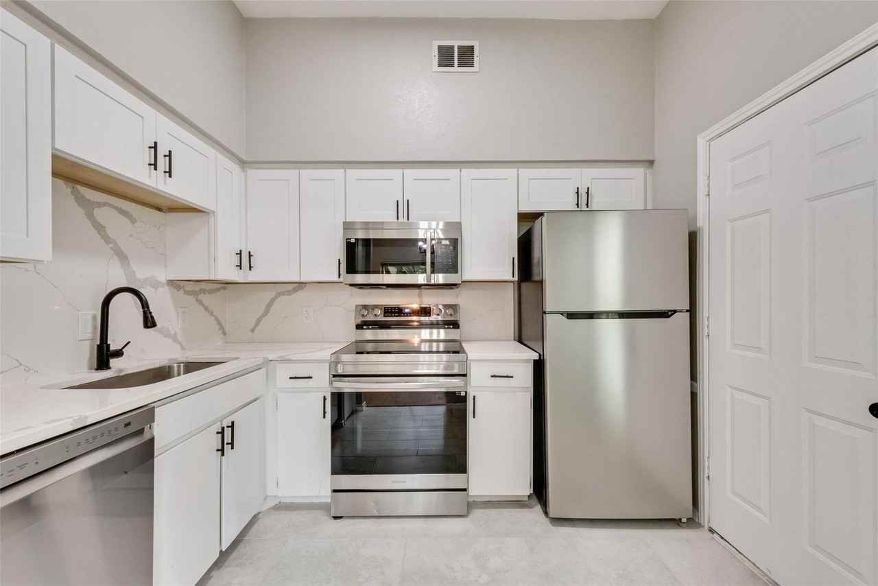 10406 High Hollows Dr #226 - Photo 3 of 22