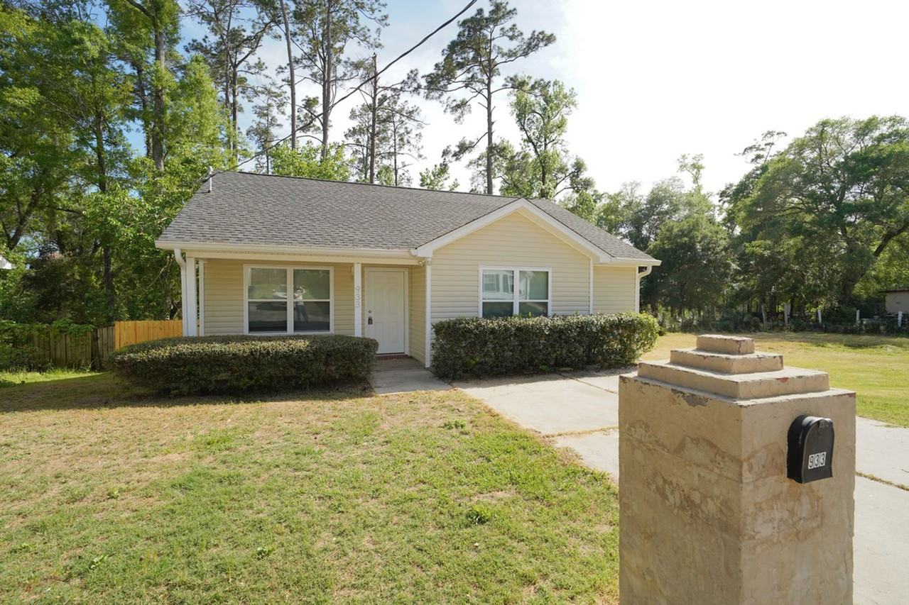 933 Ashburn Dr - Photo 2 of 26