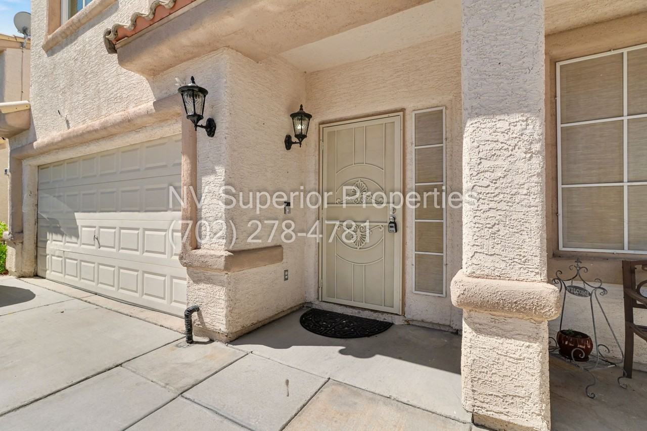7929 Dana Maple Ct - Photo 4 of 50
