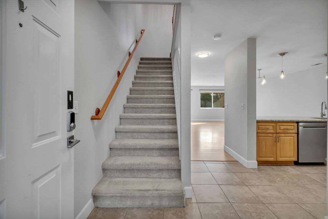 5605 137th Pl Se - Photo 2 of 17