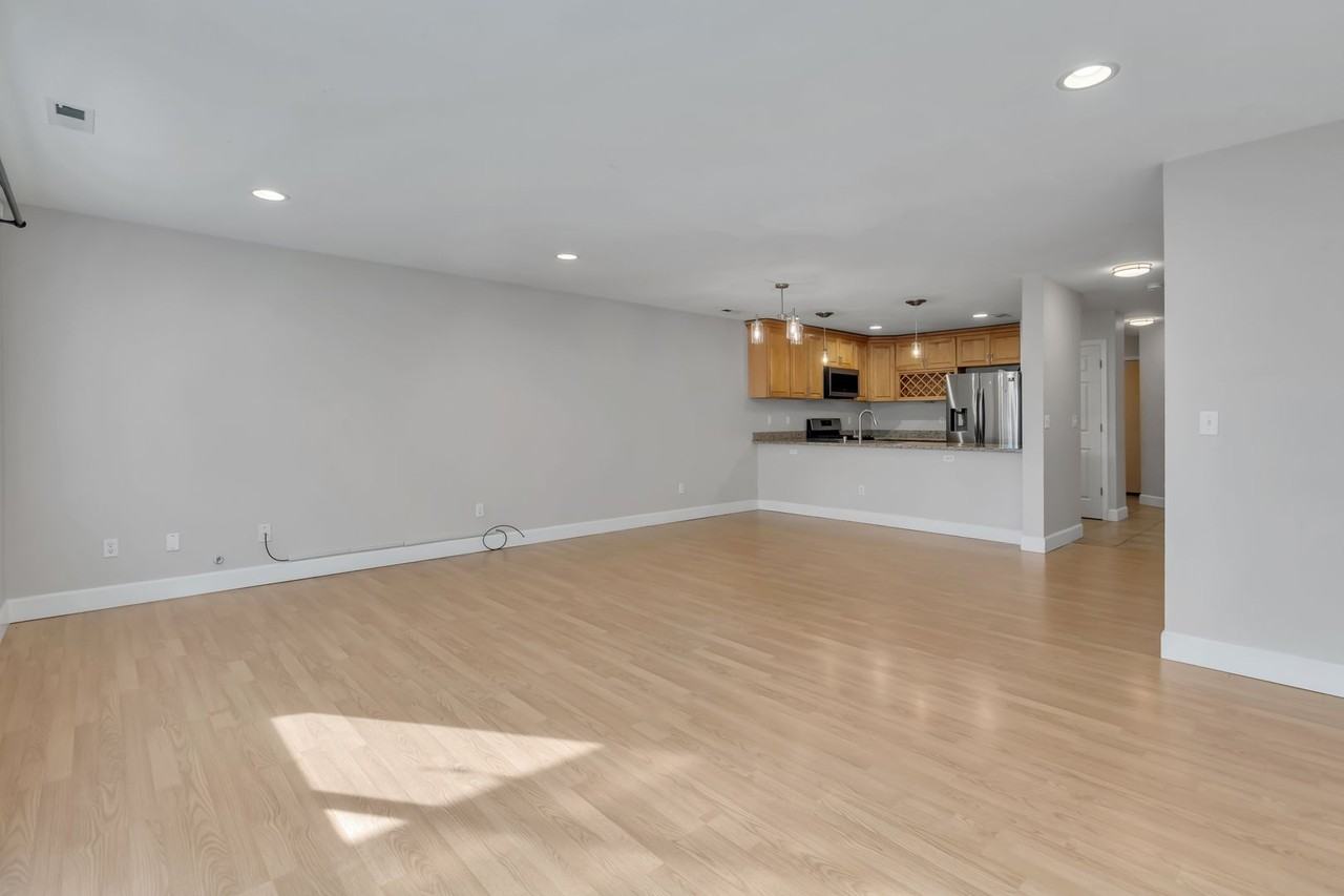 5605 137th Pl Se - Photo 7 of 17