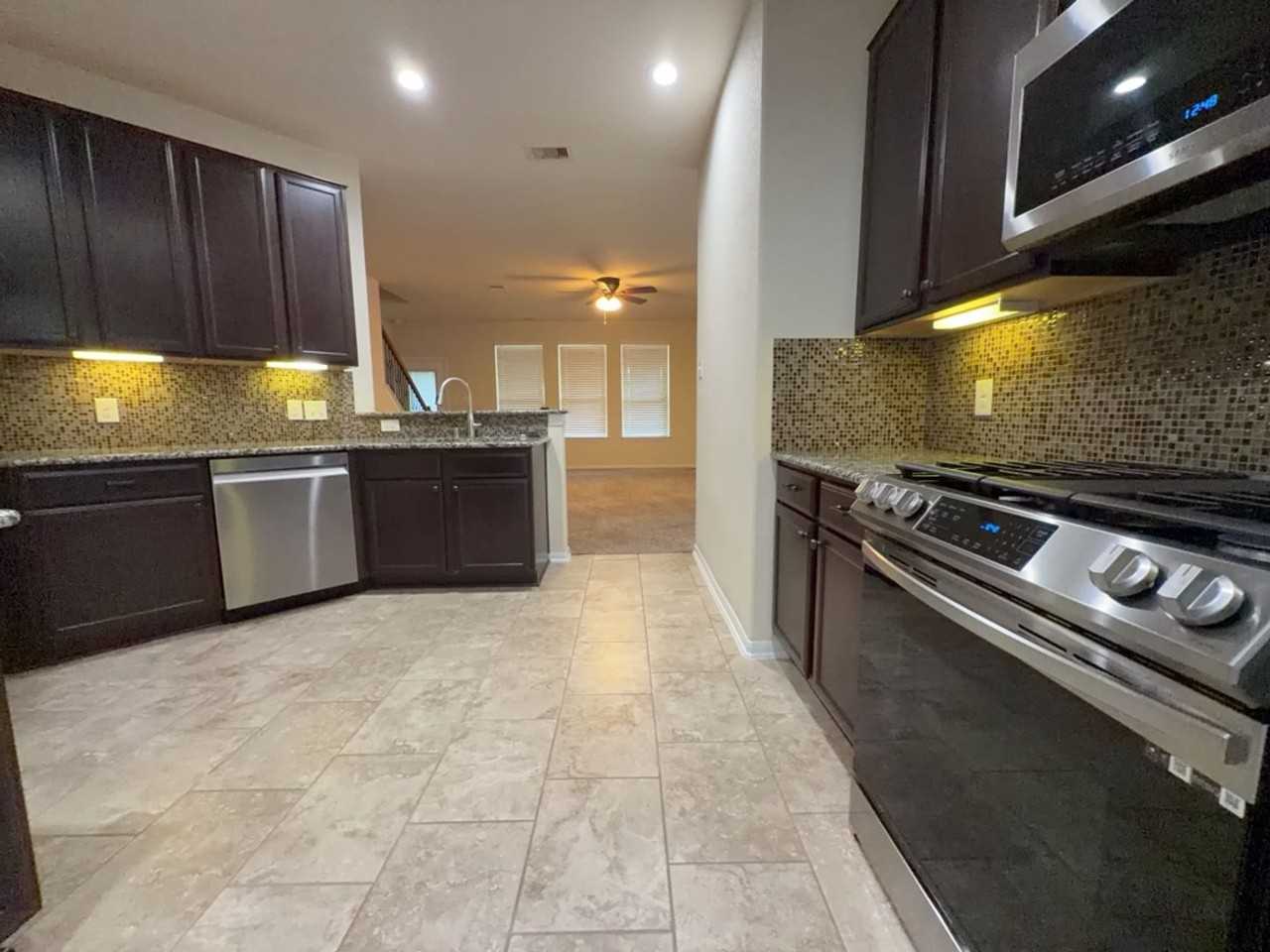 15018 Signal Ridge Way - Photo 4 of 32