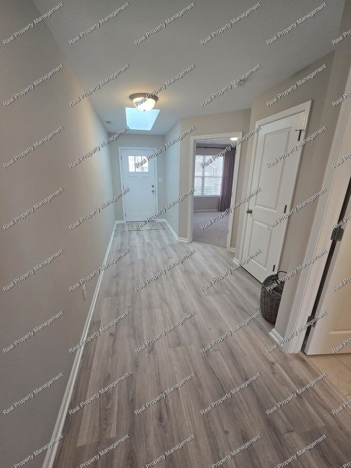 12704 Woodside Dr - Photo 2 of 16