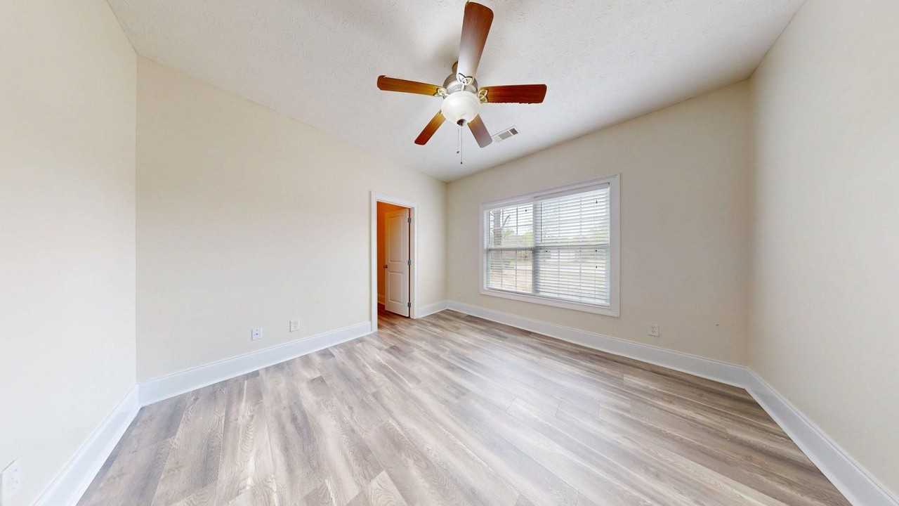 1397 Cloverbrook Cir - Photo 4 of 13