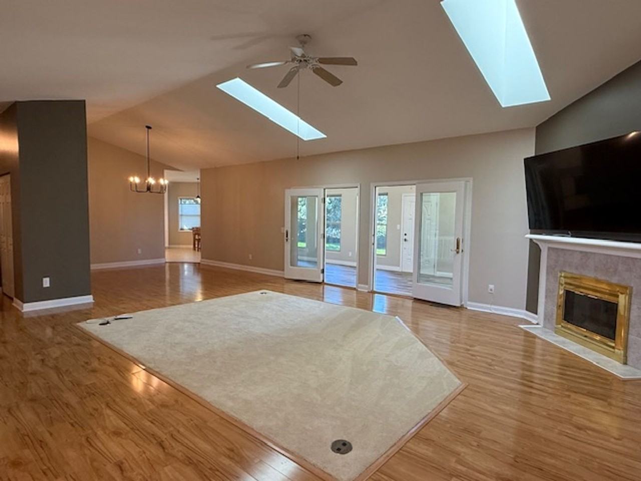 749 Christopher Dr - Photo 2 of 25