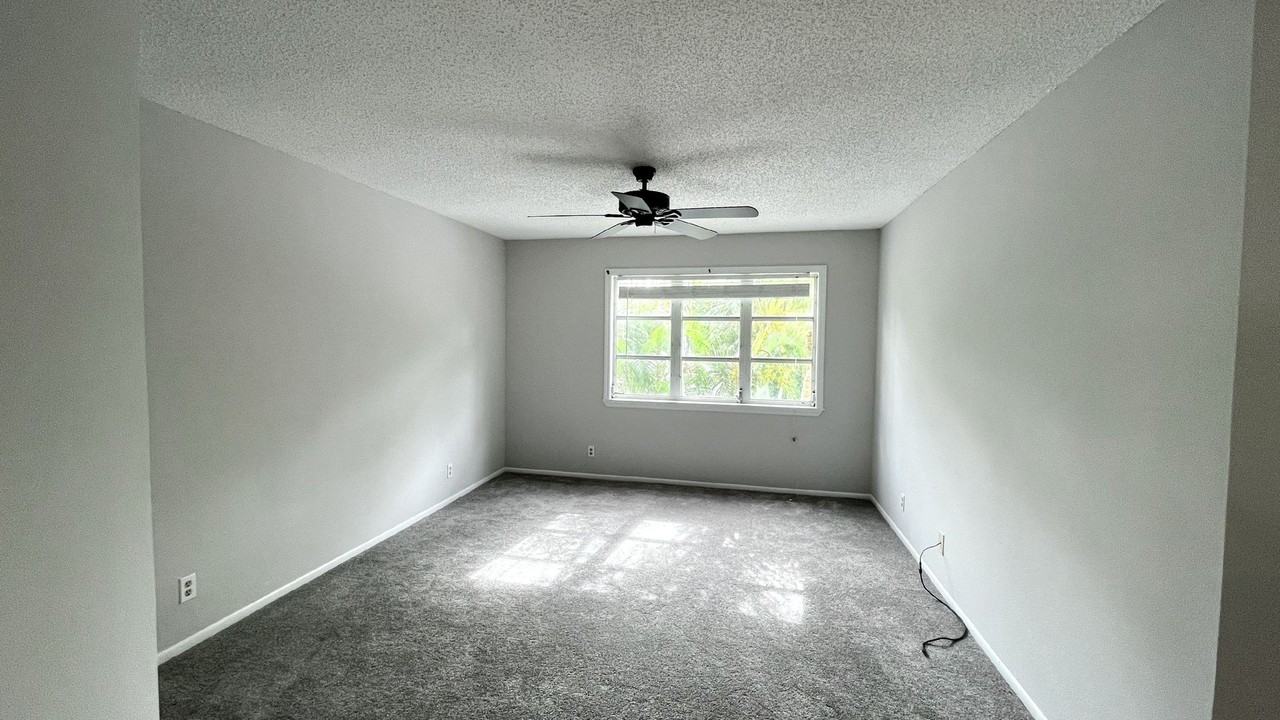 117 Seabreeze Cir #117 - Photo 6 of 21