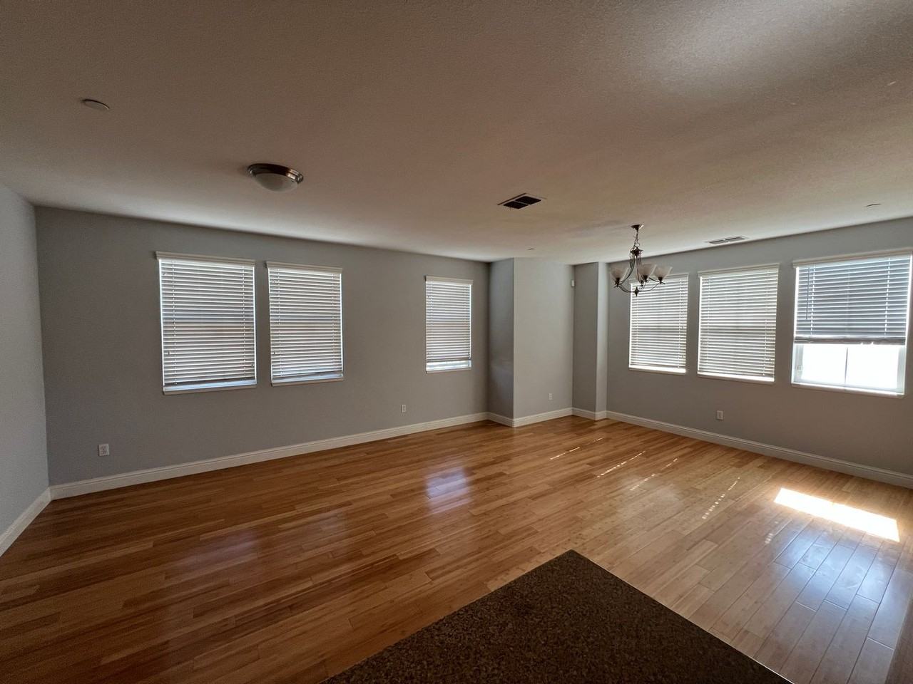 2190 Morrow St - Photo 4 of 18