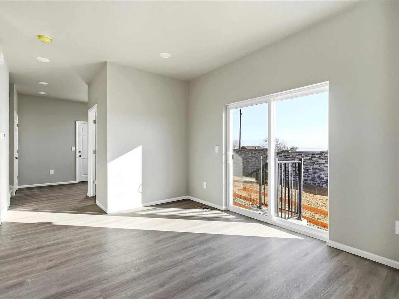 16328 Gaylord St - Photo 2 of 14