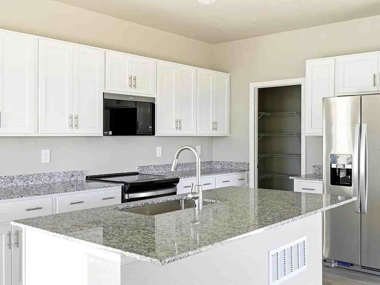 16328 Gaylord St - Photo 3 of 14