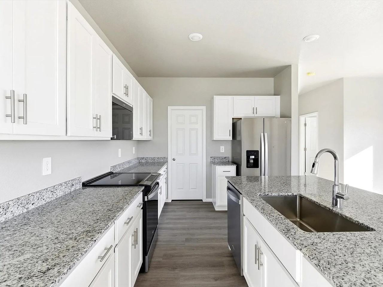 16328 Gaylord St - Photo 4 of 14