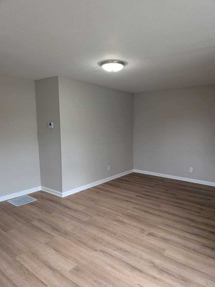 807 Broadway - Photo 6 of 36