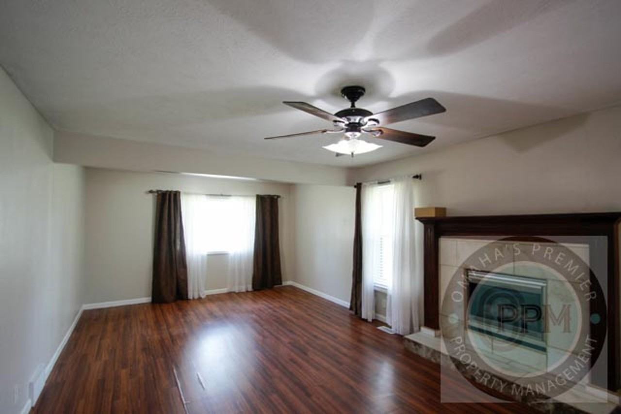 7220 Pratt St - Photo 6 of 35