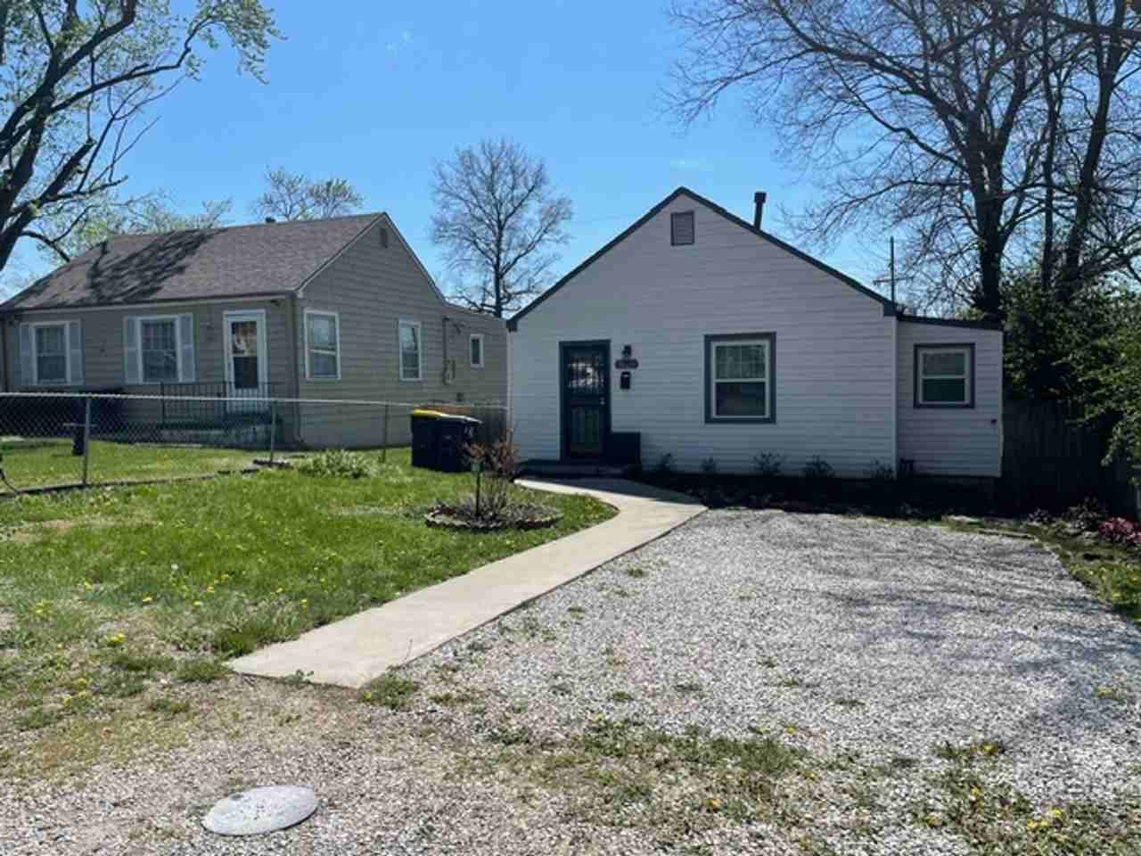 1125 E 84th Ter - Photo 2 of 18