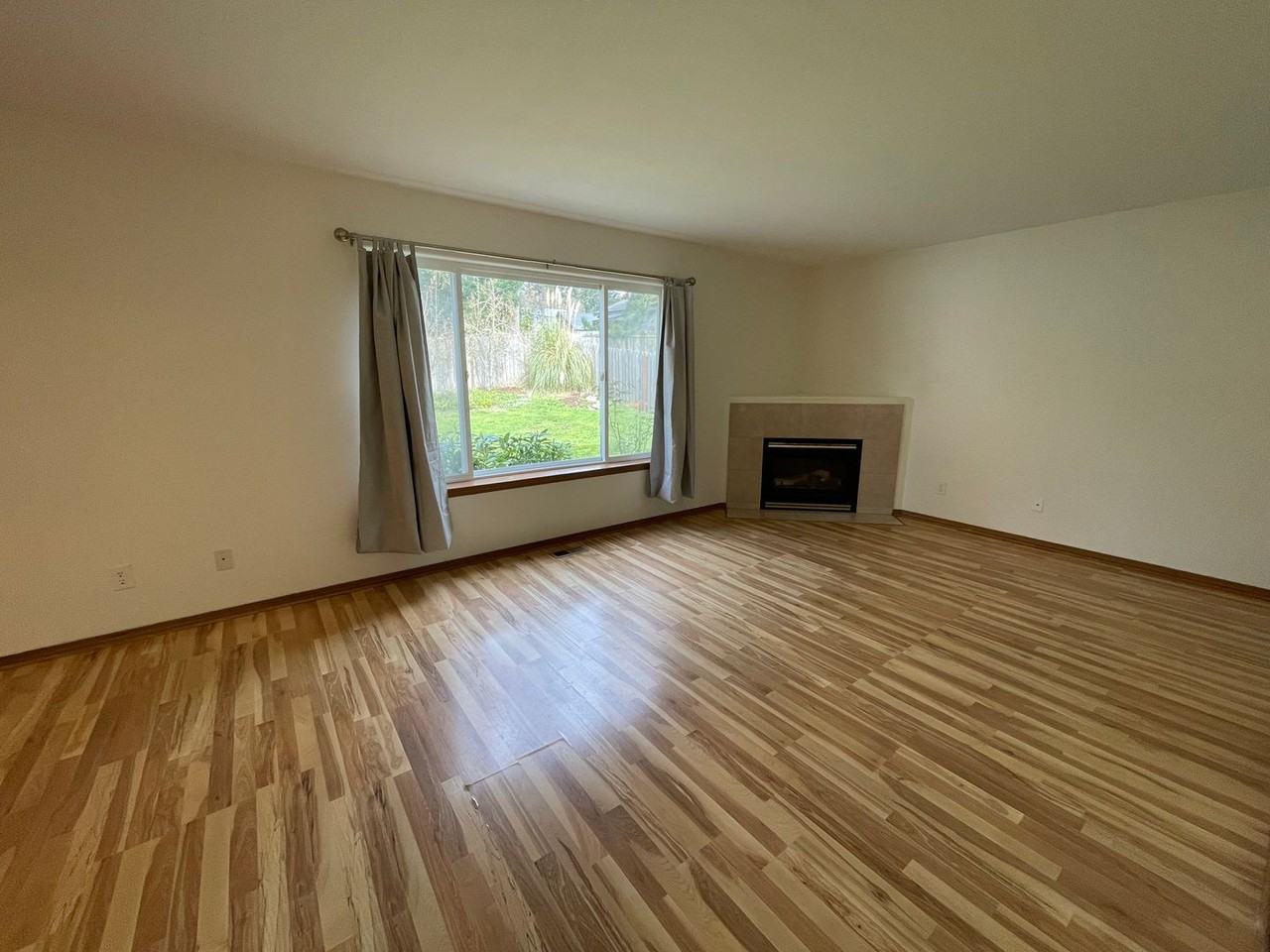 1626 Sw 7th Ave - Photo 5 of 16