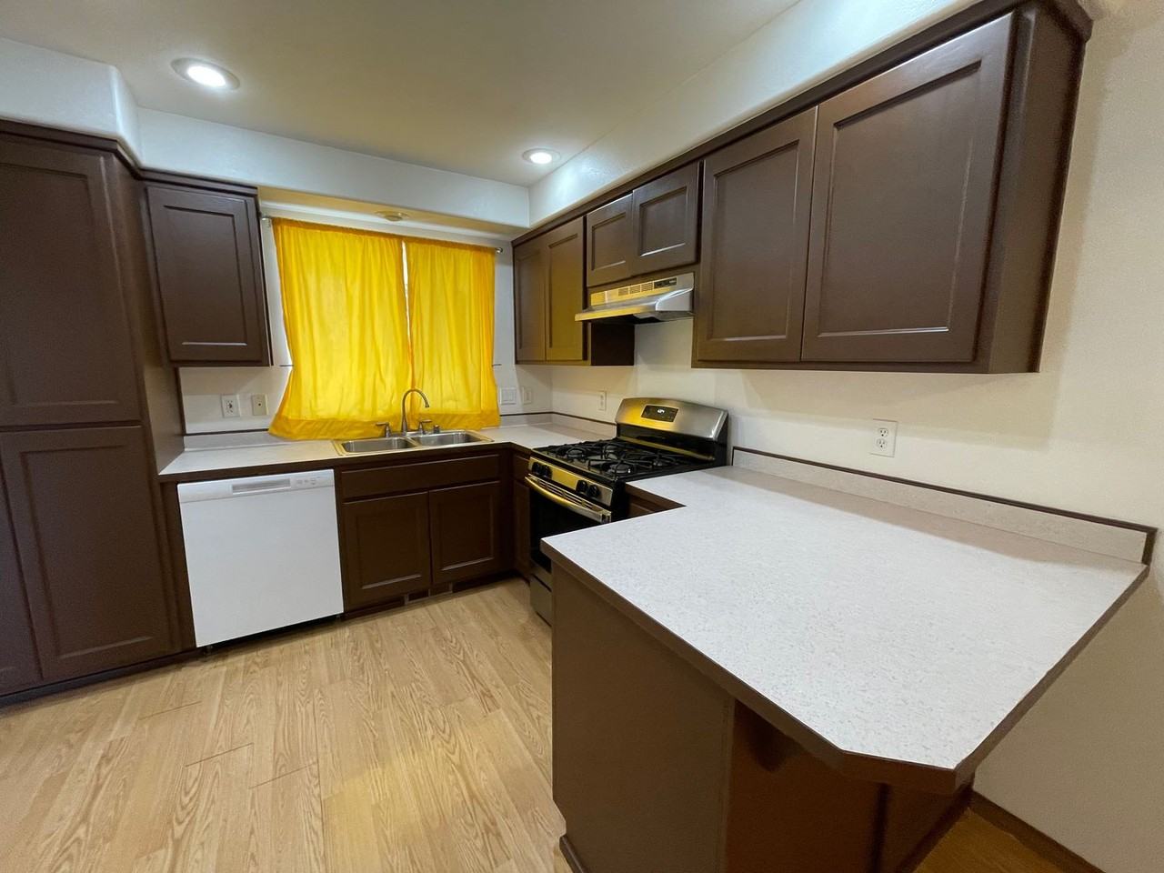 1626 Sw 7th Ave - Photo 7 of 16