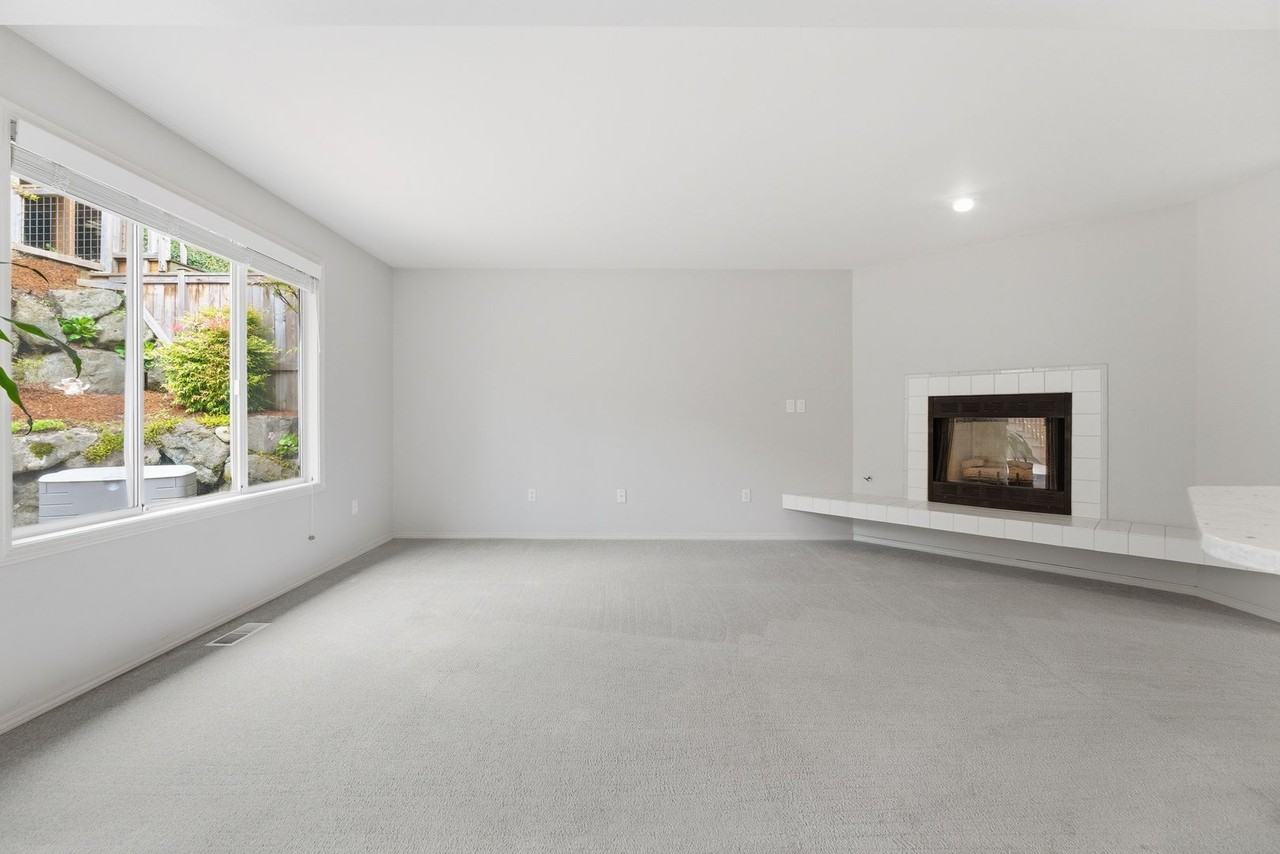 4520 51st Ave Sw - Photo 4 of 25