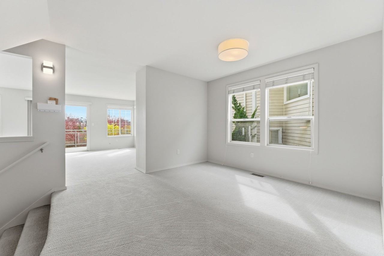 4520 51st Ave Sw - Photo 7 of 25