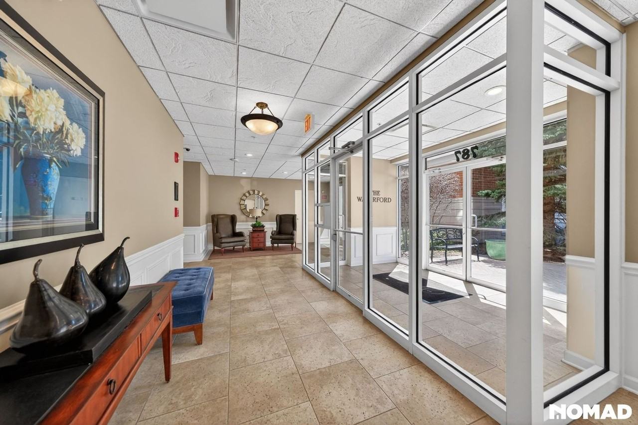 787 Graceland Ave - Photo 4 of 31