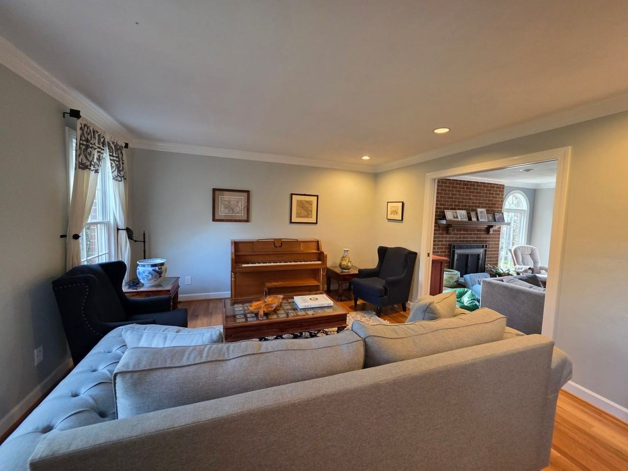 3201 Chapham Cross - Photo 6 of 46