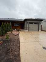 featured image of 1010/1012 NW Highlands Loop