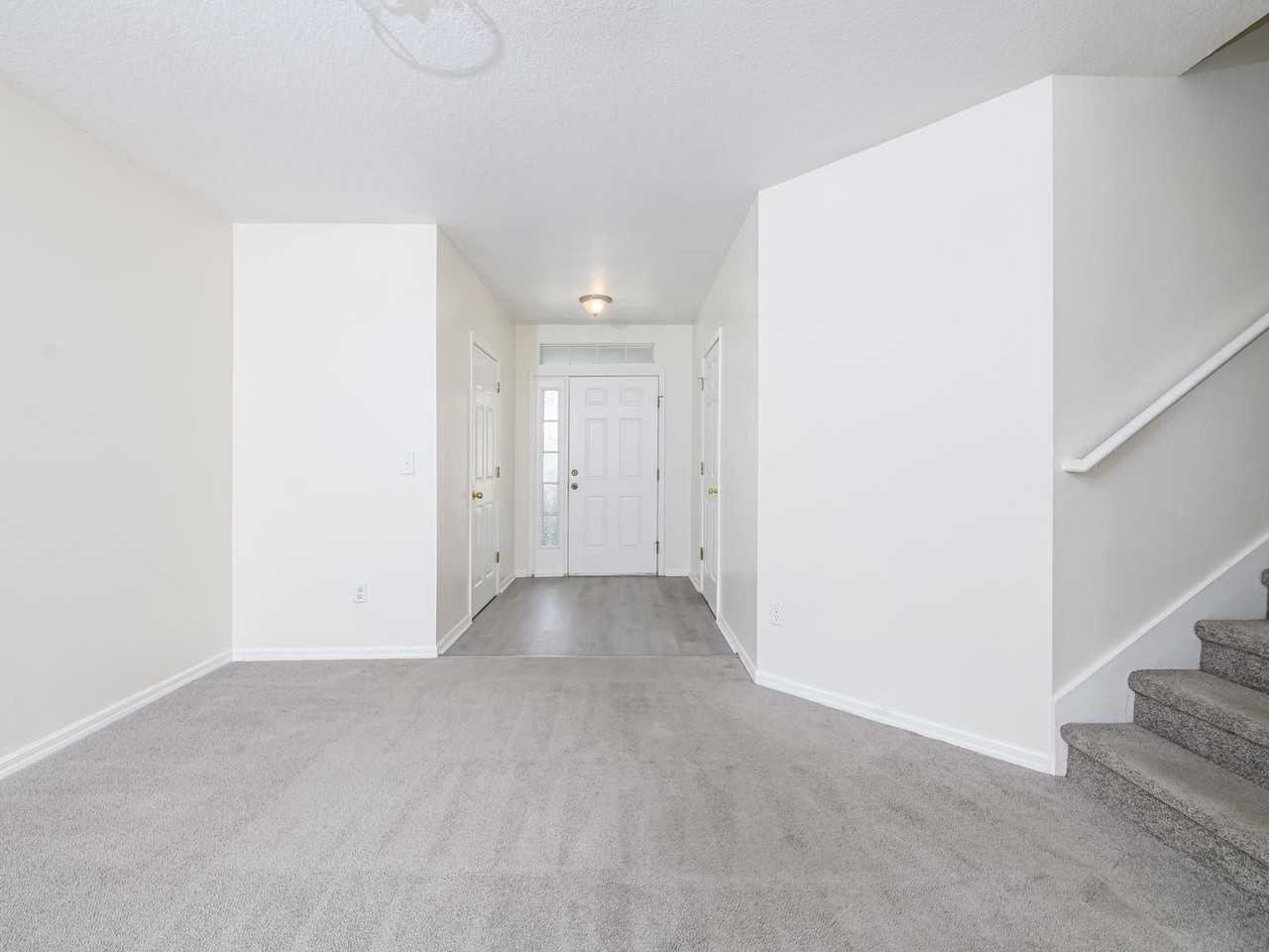 9619 Carlsdale Dr - Photo 3 of 33