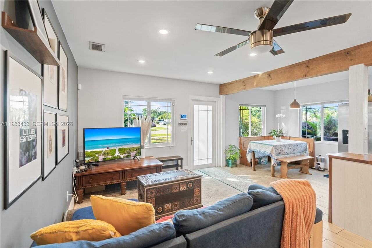 2447 Wilson St - Photo 5 of 22