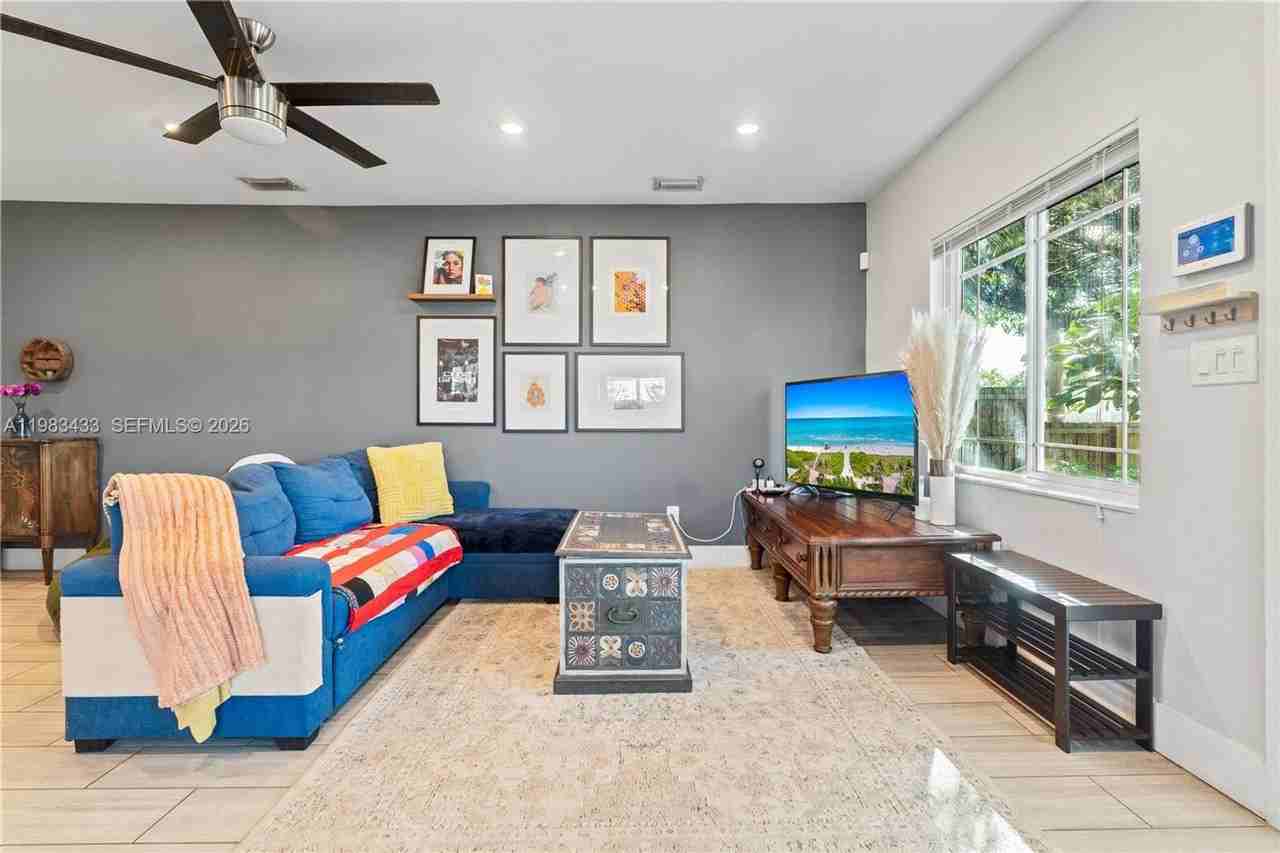 2447 Wilson St - Photo 6 of 22