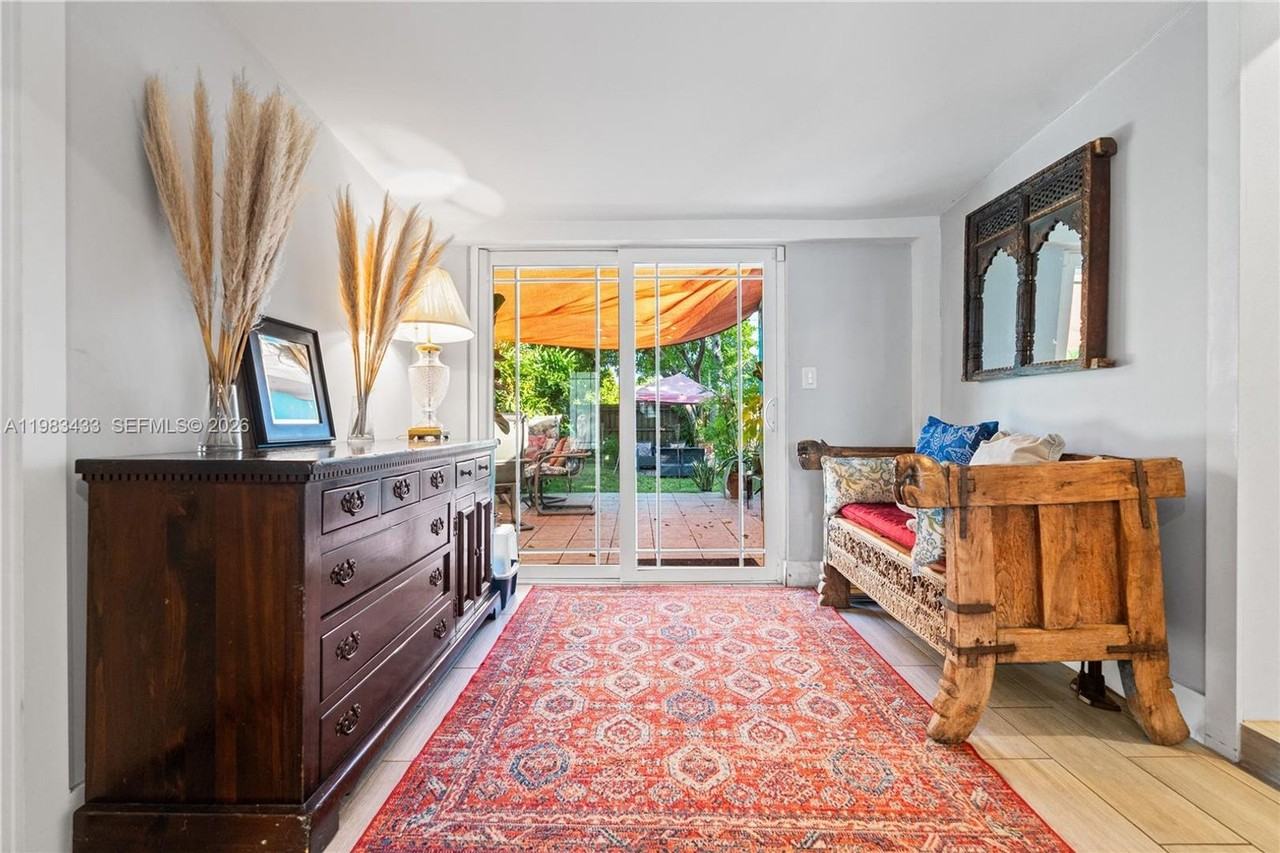 2447 Wilson St - Photo 7 of 22