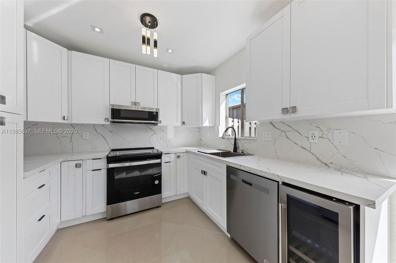 2897 Sw 129th Way - Photo 2 of 16