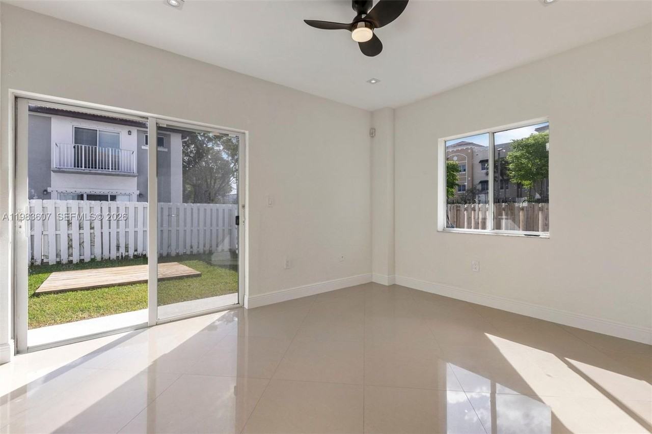 2897 Sw 129th Way - Photo 5 of 16