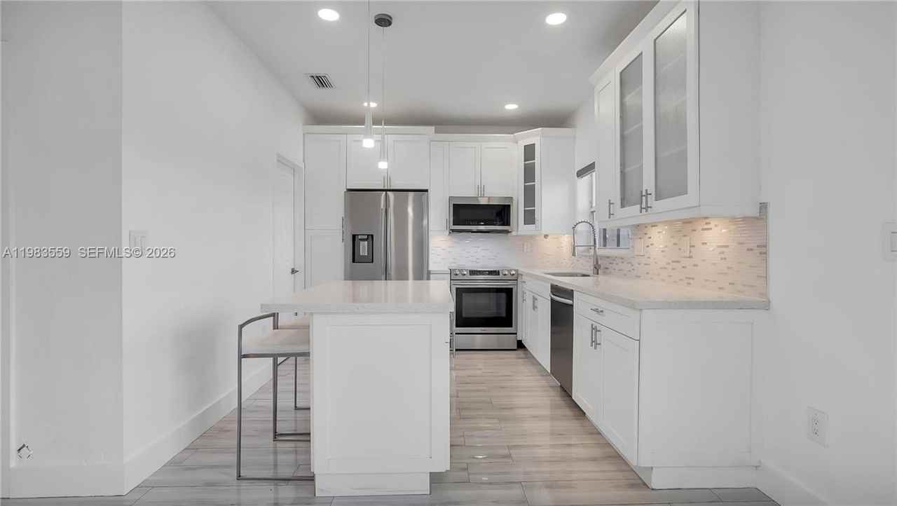 4991 Sw 135th Ave - Photo 3 of 22