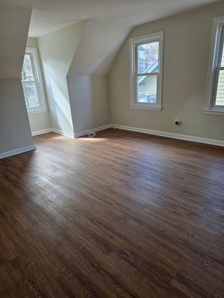 158 Parkway Dr - Photo 3 of 22