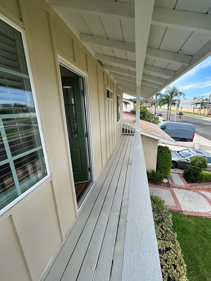 852 Glenwick Ave - Photo 7 of 11