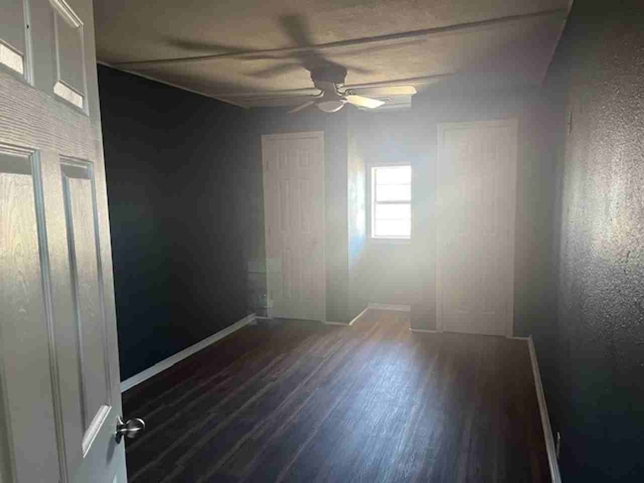 1234 Sycamore St - Photo 6 of 11