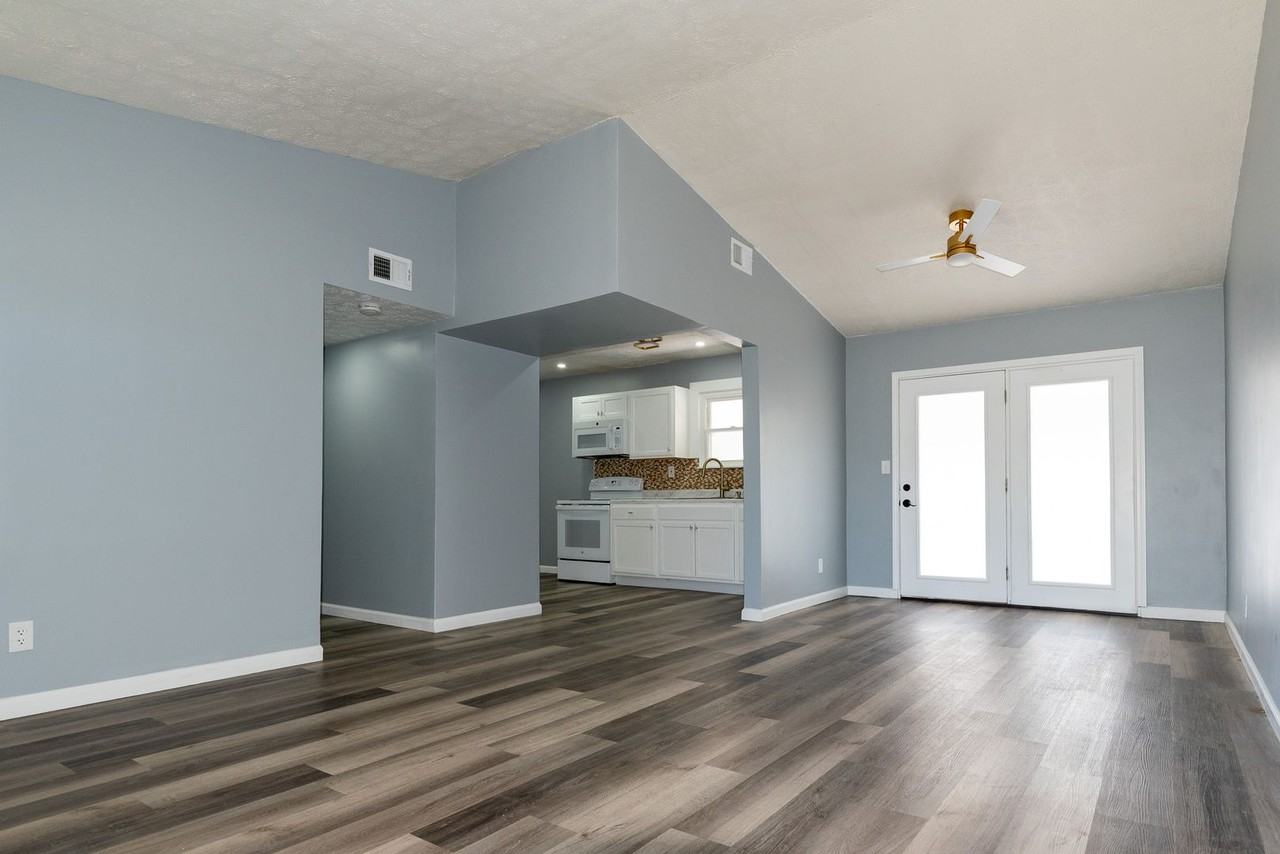 8918 Elmcreek Dr - Photo 6 of 21