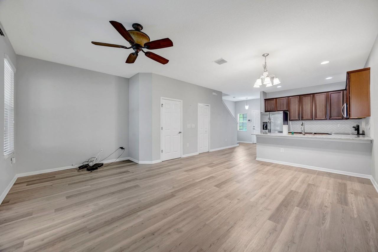 6705 Holly Heath Dr - Photo 3 of 50