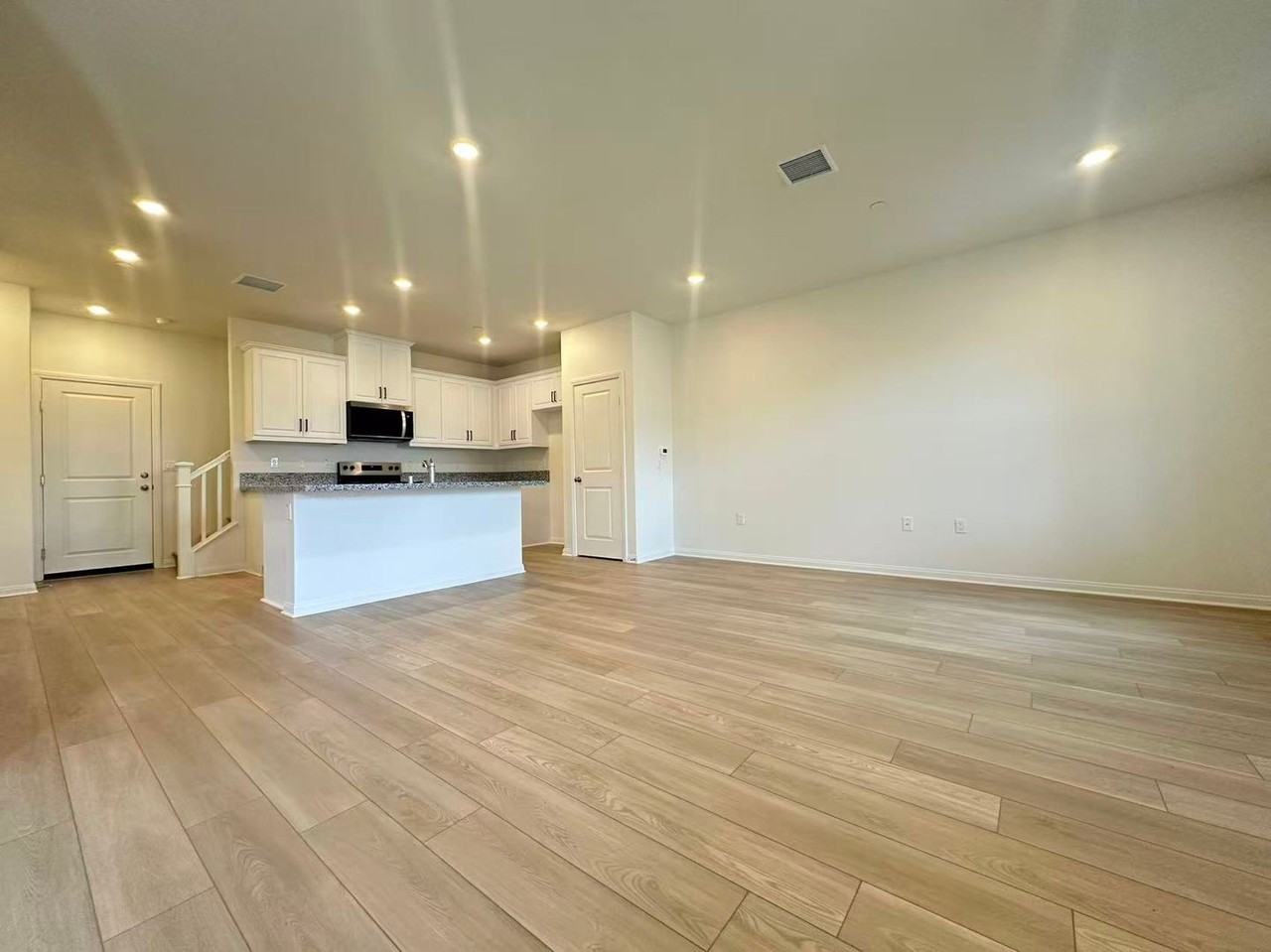 8536 Midway Ln - Photo 3 of 21