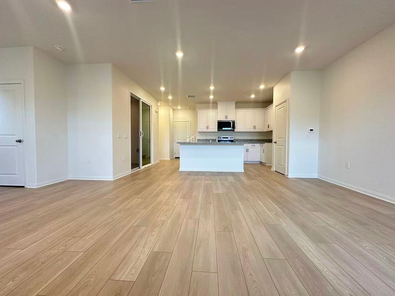 8536 Midway Ln - Photo 4 of 21