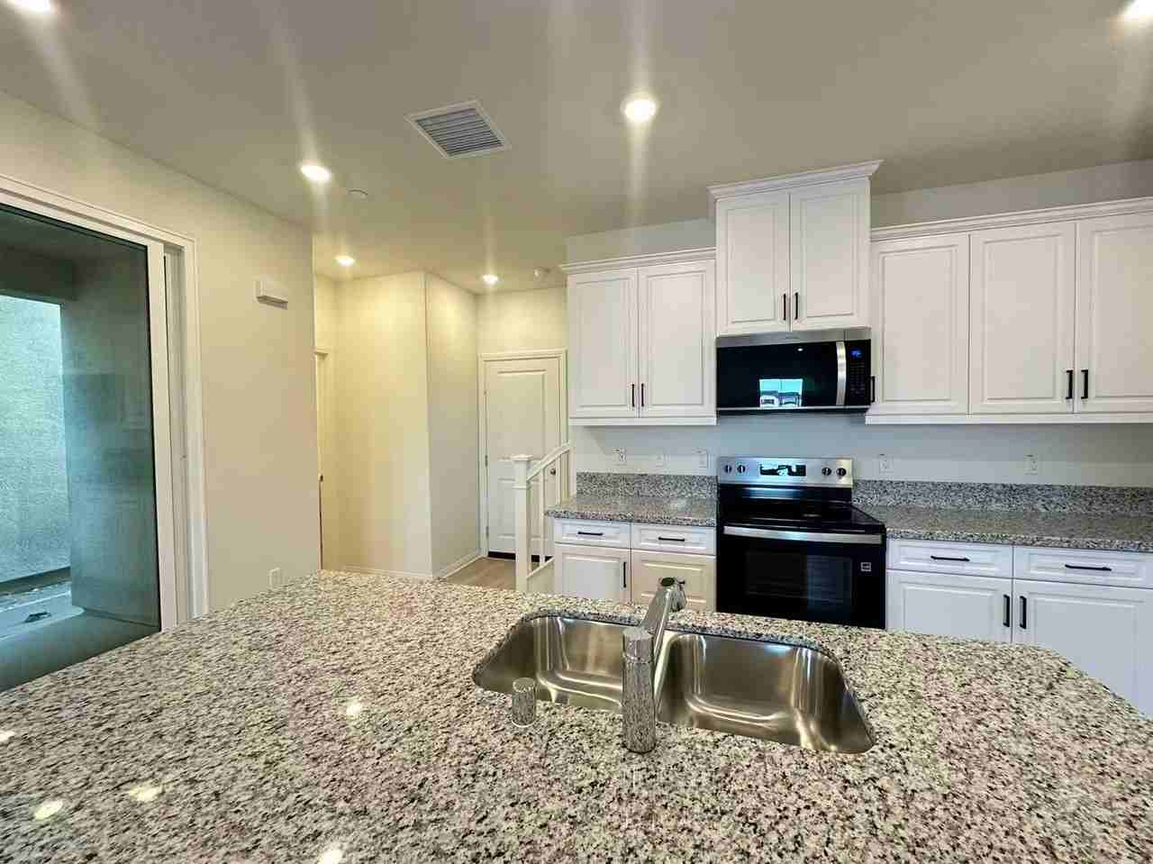 8536 Midway Ln - Photo 6 of 21