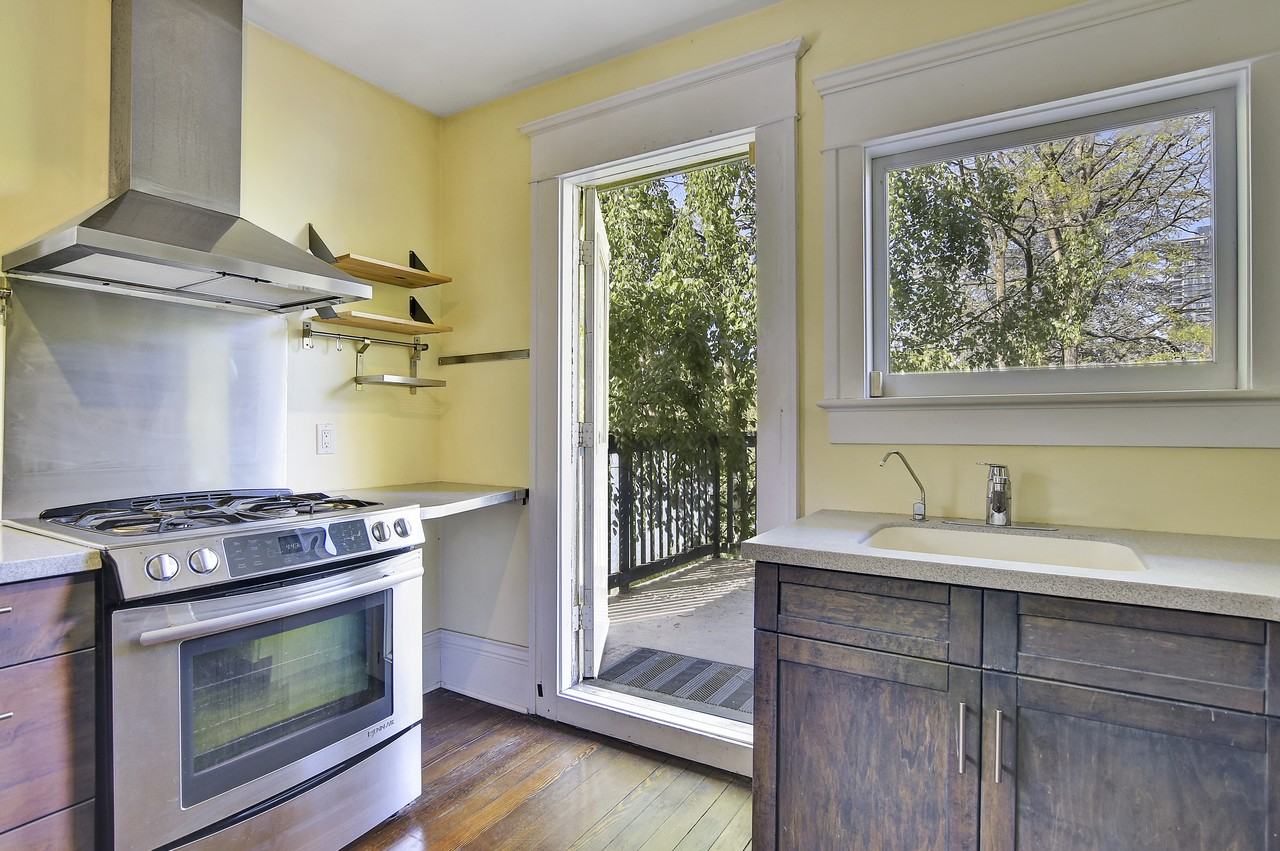 1517 Comox Street - Photo 7