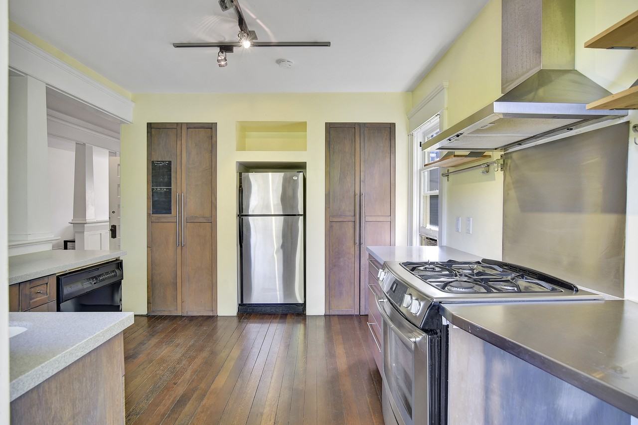 1517 Comox Street - Photo 9