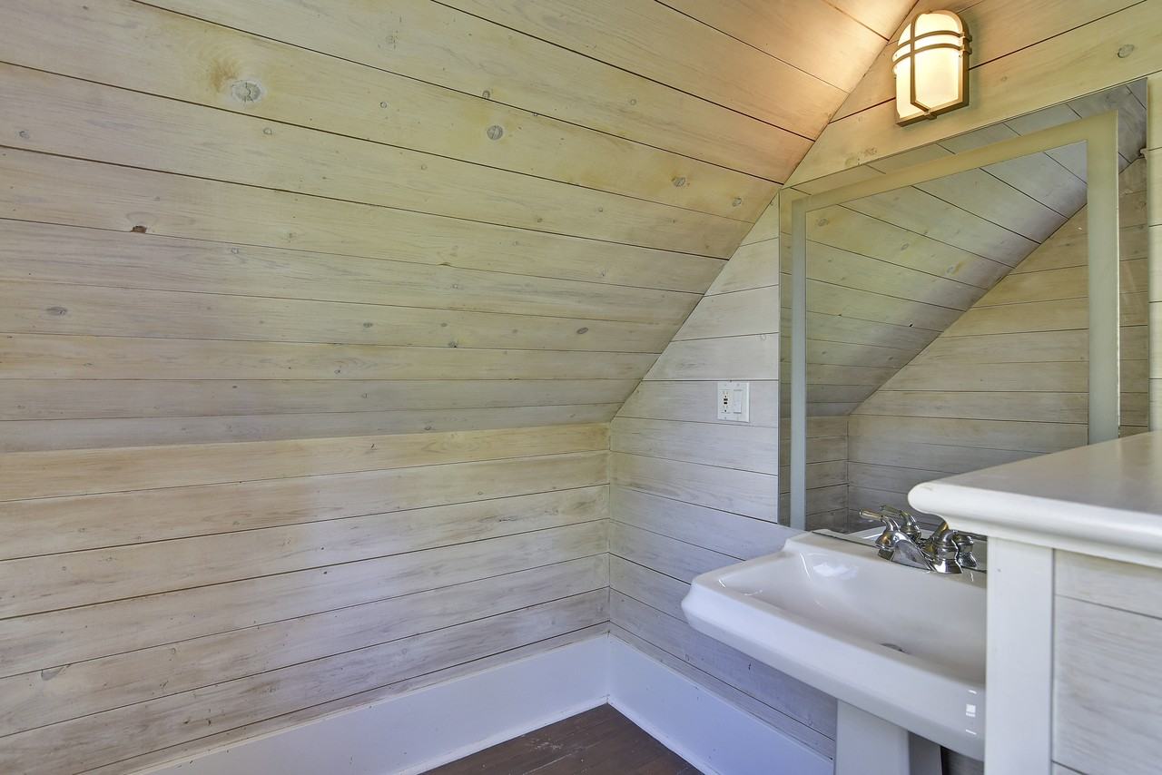 1517 Comox Street - Photo 18