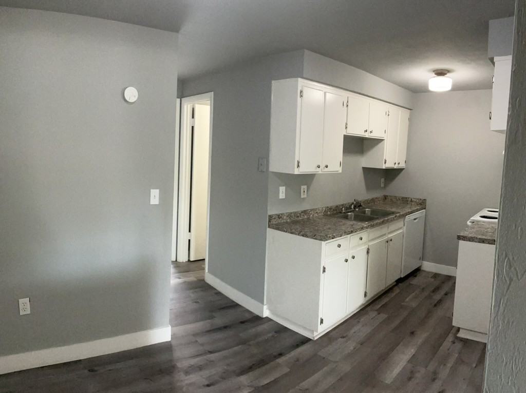 708 Southwest 67th Terrace #H - Photo 2 of 5