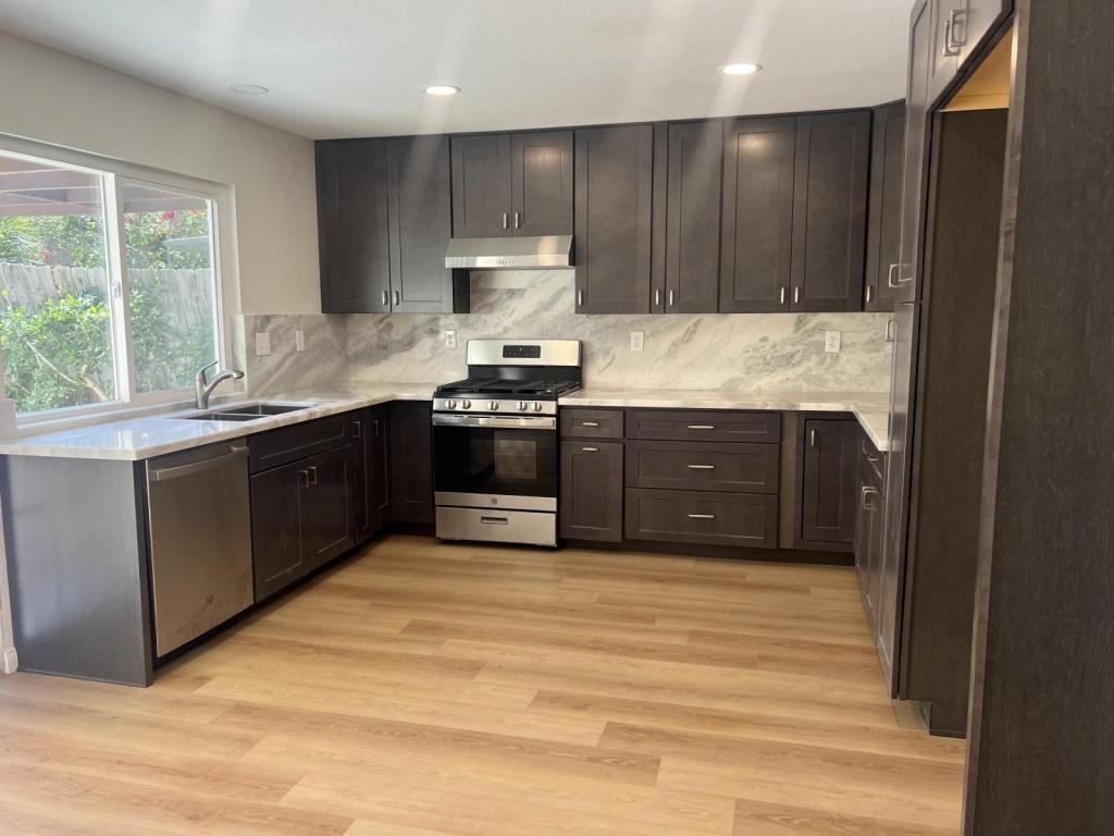 10850 Eberly Ct - Photo 4 of 8