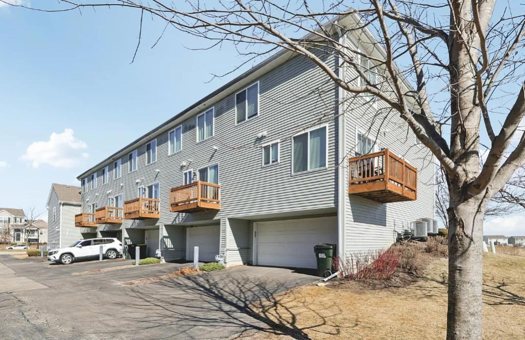 1147 Piccolo Ln - Photo 3 of 24