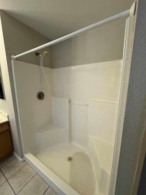 3858 E Ames Ave - Photo 6 of 11